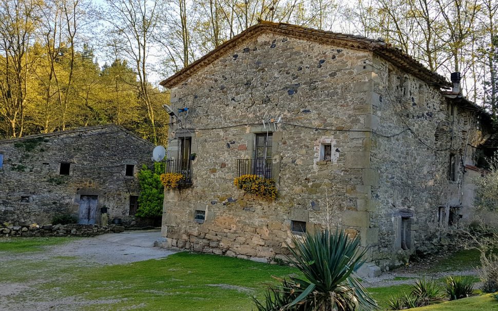 Finca rústica con masía y restaurante en La Garrotxa (Girona)