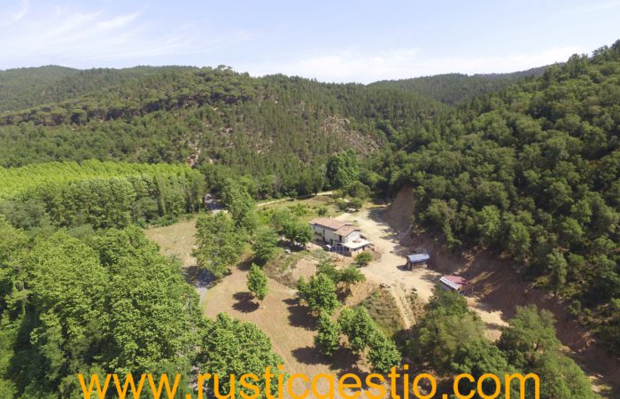 Finca rústica amb masia a Massanes (Girona)