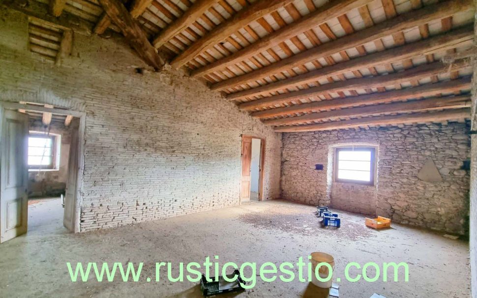 Finca rústica amb masia a Vic (Osona/Barcelona)