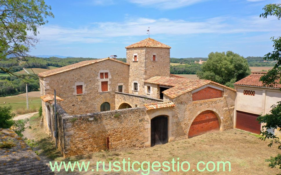 Finca rústica con masía en Banyoles (Pla de l’Estany)