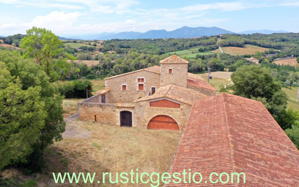 Finca rústica con masía en Banyoles (Pla de l’Estany)