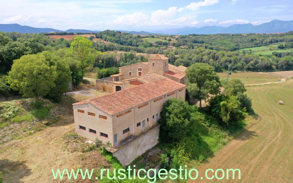 Finca rústica con masía en Banyoles (Pla de l’Estany)