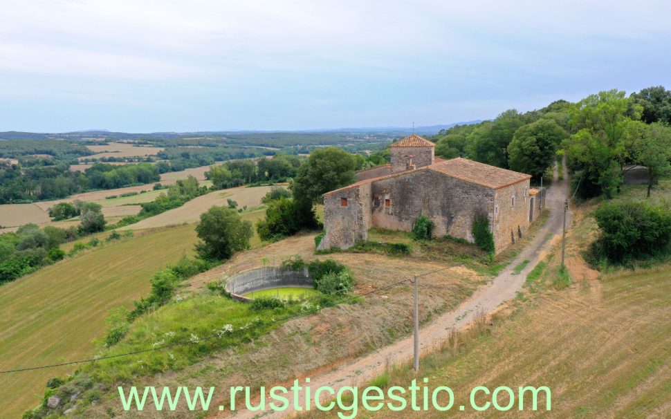 Finca rústica con masía en Banyoles (Pla de l’Estany)