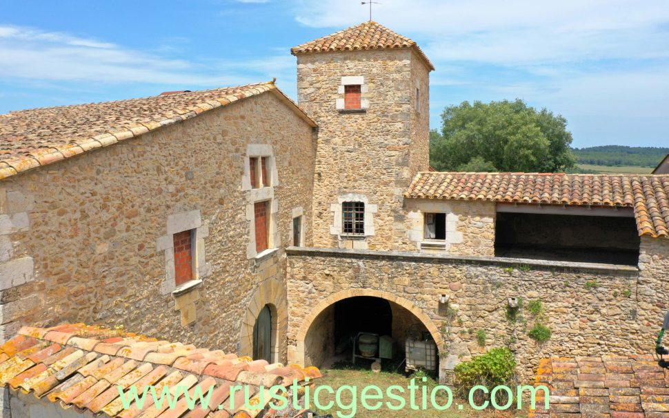 Finca rústica con masía en Banyoles (Pla de l’Estany)