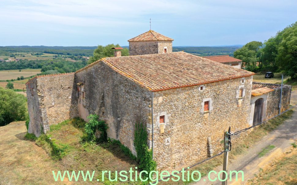 Finca rústica con masía en Banyoles (Pla de l’Estany)