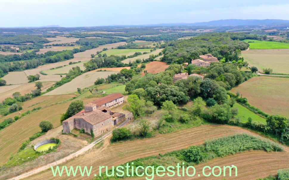 Finca rústica con masía en Banyoles (Pla de l’Estany)