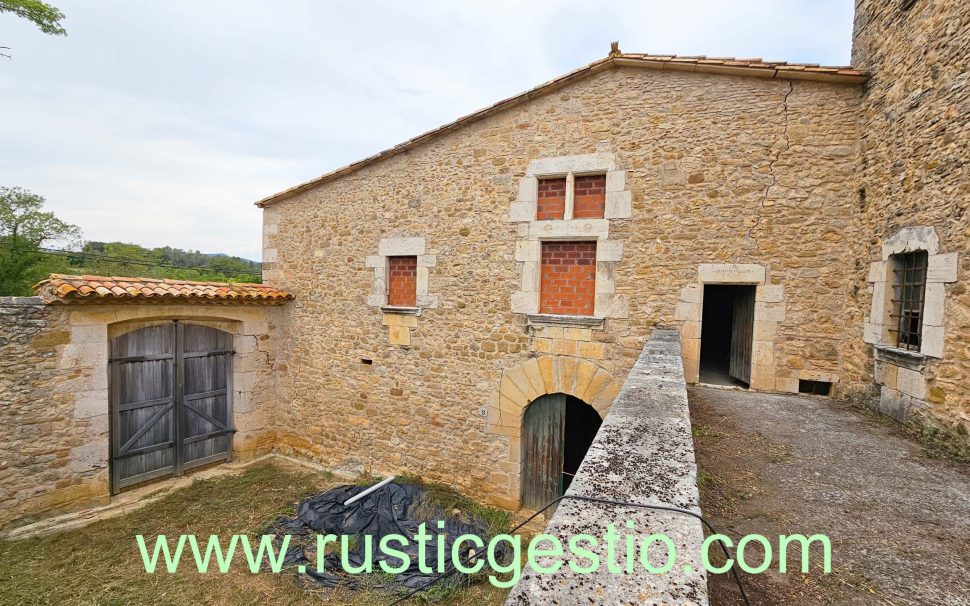 Finca rústica con masía en Banyoles (Pla de l’Estany)