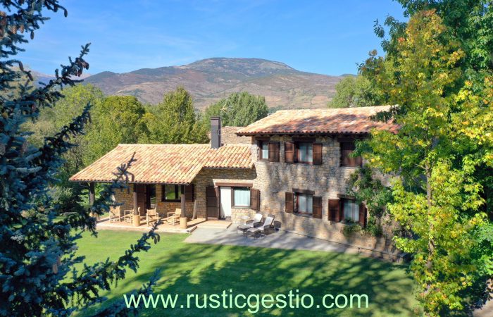 Finca urbana con casa de campo en Bellver de Cerdanya (La Cerdanya)