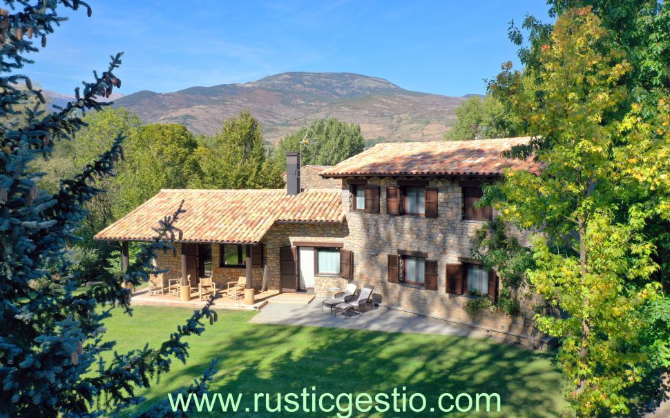 Finca urbana con casa de campo en Bellver de Cerdanya (La Cerdanya)