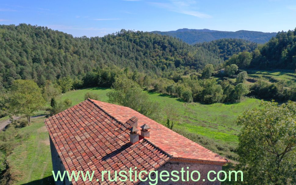 Finca rústica con masía en Alpens (Ripollès/Girona)