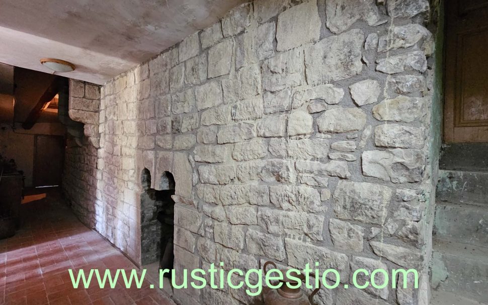 Finca rústica amb masia a Fonollosa i Sant Mateu de Bages (El Bages)