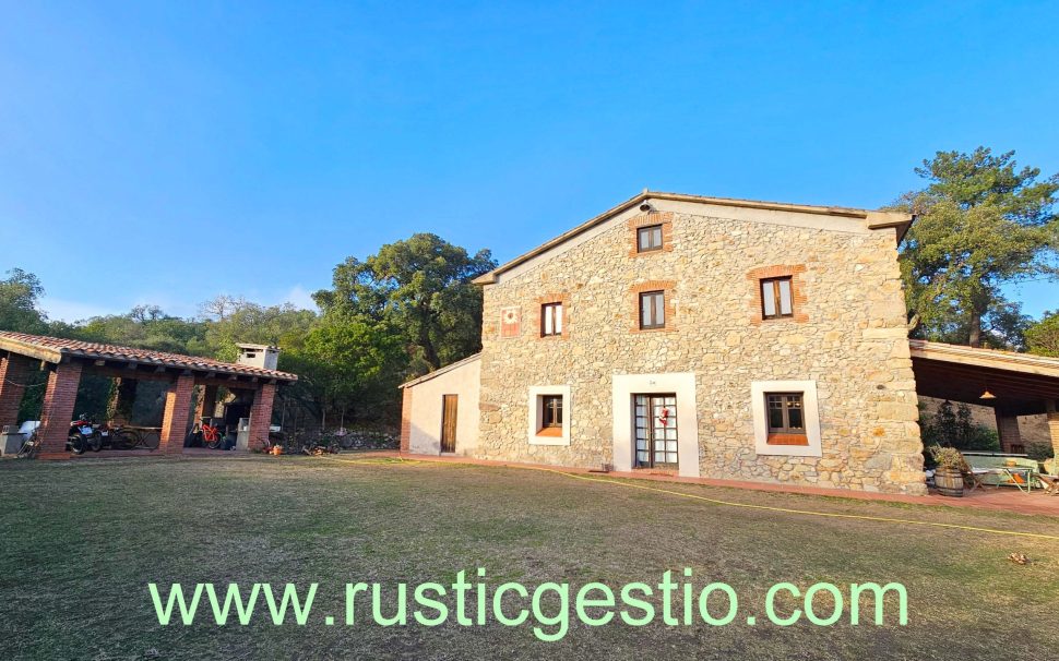 Finca rústica amb masia a Sant Feliu de Buixalleu (La Selva)