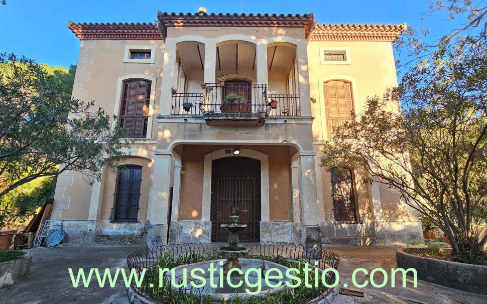 Finca rústica amb 2 masies a Argentona-Mataró (Maresme)