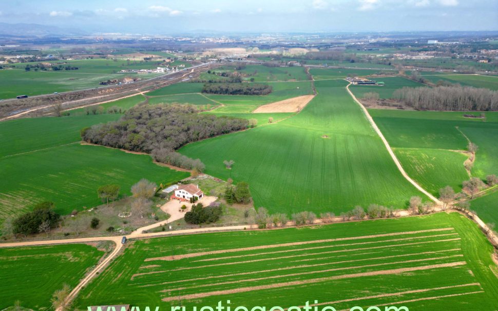 Finca rústica con masía en Vidreres (La Selva)