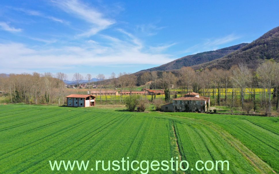 Finca rústica con masía en La Vall d’en Bas (Garrotxa)