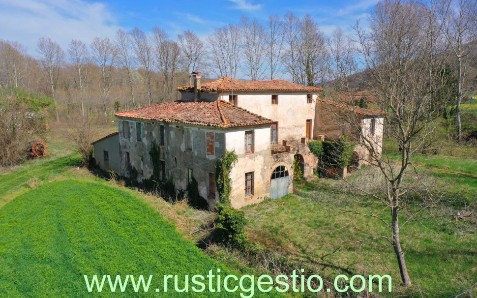 Finca rústica con masía en La Vall d’en Bas (Garrotxa)