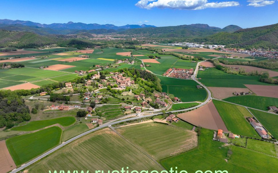 Finca rústica con masía en La Vall d’en Bas (Garrotxa)