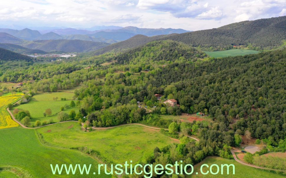 Finca rústica con masía de Begudà / Olot (Garrotxa)