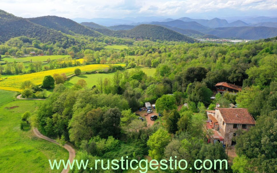 Finca rústica con masía de Begudà / Olot (Garrotxa)