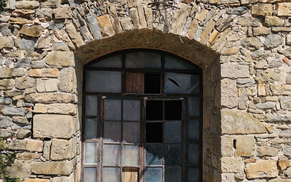 Finca rústica amb Castell i diverses masies a Les Llosses (Ripollès)