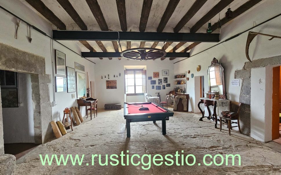 Finca rústica con masía de Begudà / Olot (Garrotxa)