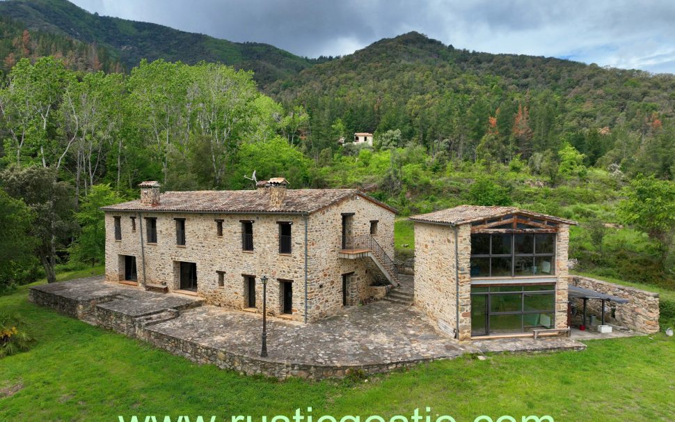 Finca rústica amb masia en Anglès (La Selva)