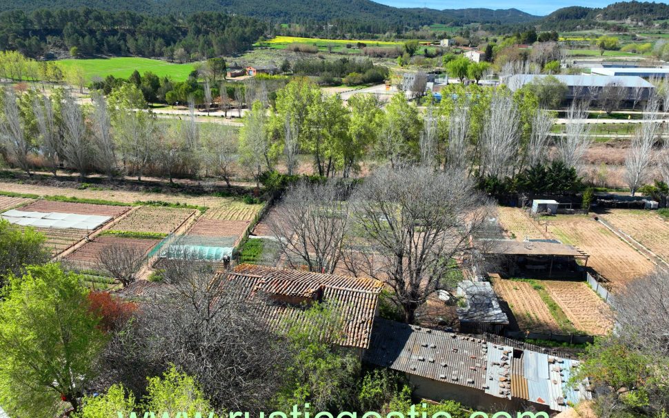 Finca rústica amb 2 masies a Vilanova del Camí (Igualada)