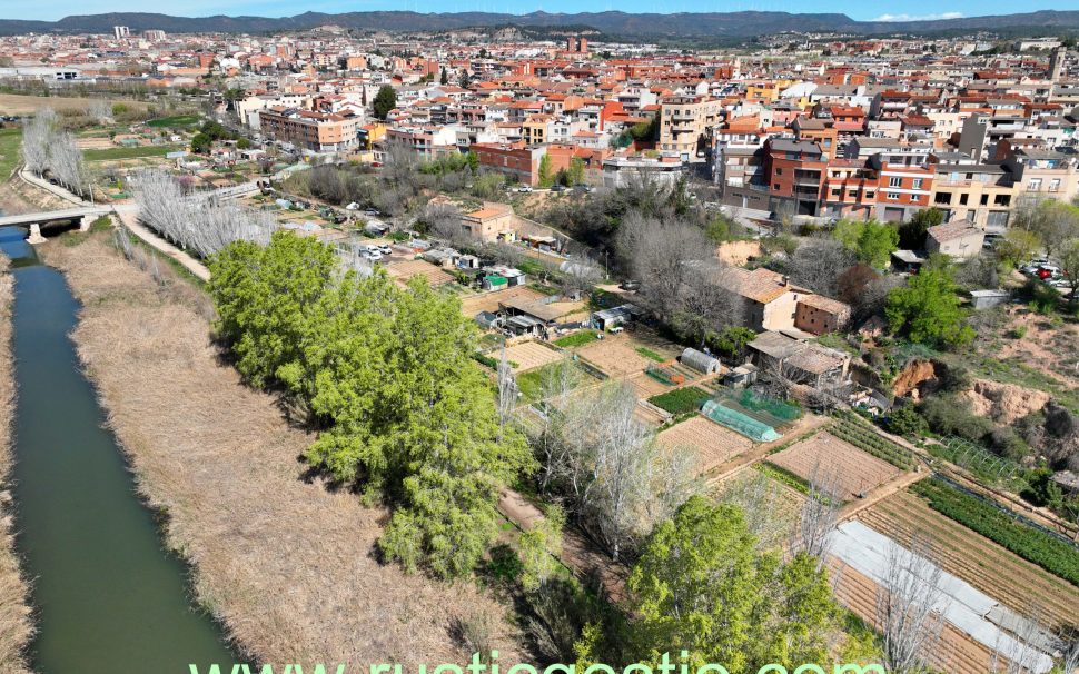 Finca rústica amb 2 masies a Vilanova del Camí (Igualada)