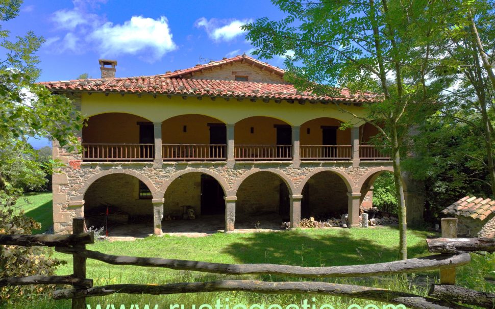 Finca rústica amb masia a Falgars d’en Bas (Rupit/Osona)