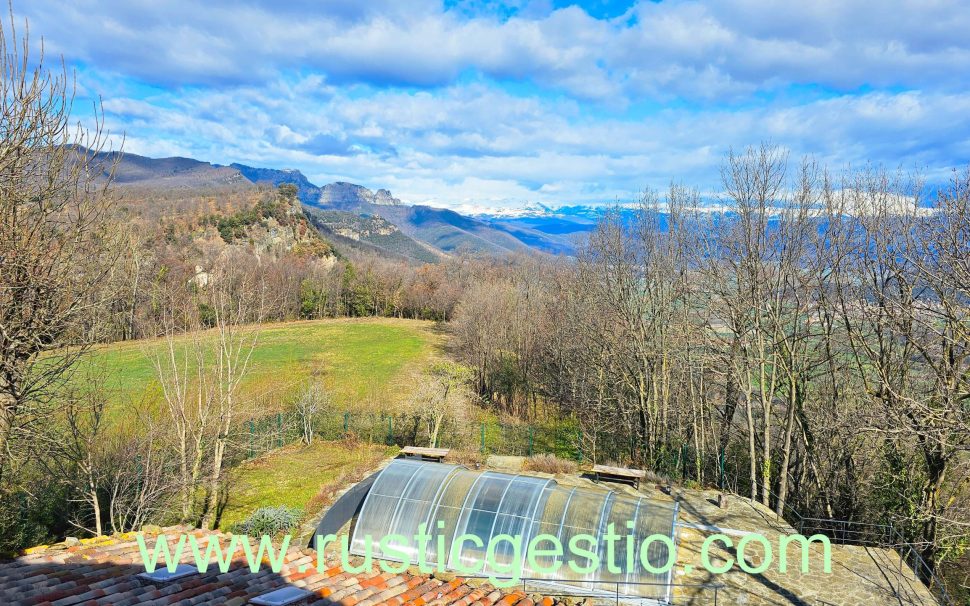 Finca rústica amb masia a Falgars d’en Bas (Rupit/Osona)