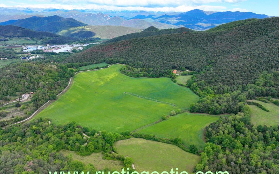 Finca rústica agrícola y forestal en Begudà (Sant Joan les Fonts)