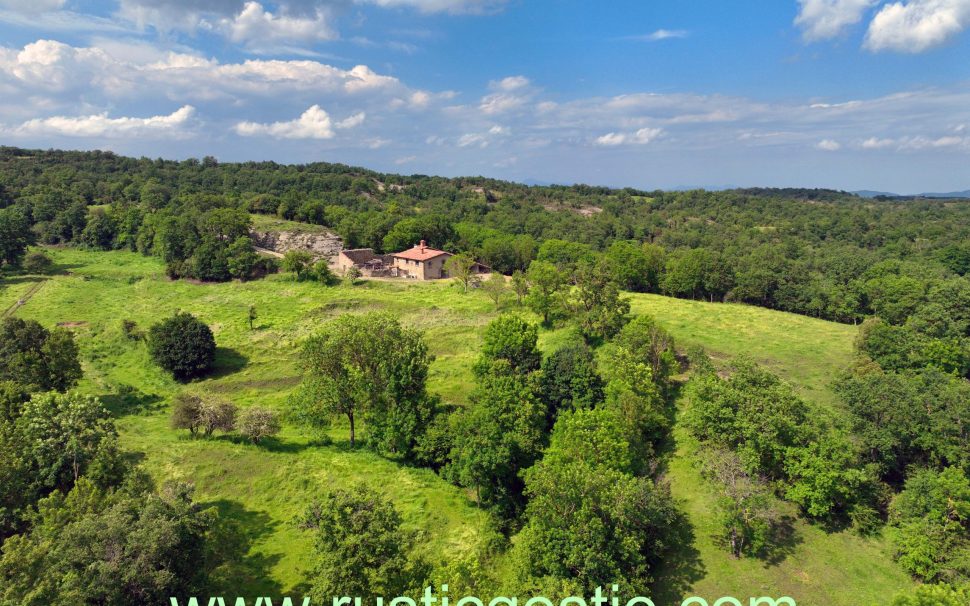 Finca rústica amb masia a Rupit (Osona)