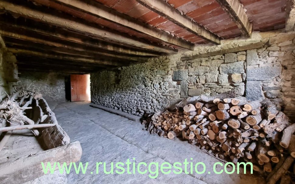 Finca rústica amb masia a Rupit (Osona)