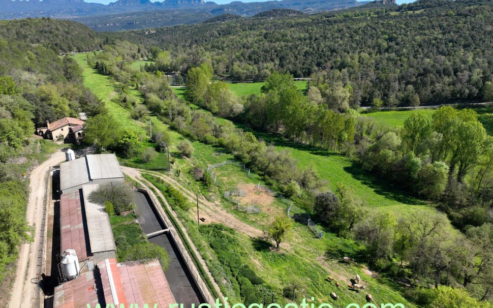 Finca rústica con masía y granja en Tavèrnoles (Osona)