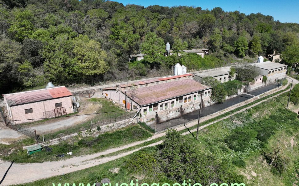 Finca rústica con masía y granja en Tavèrnoles (Osona)