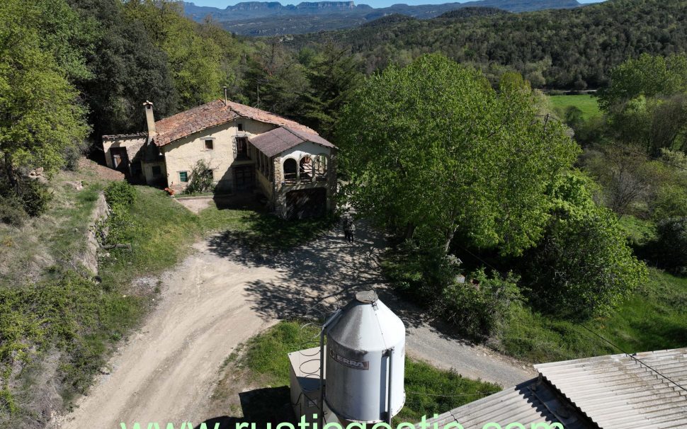 Finca rústica con masía y granja en Tavèrnoles (Osona)