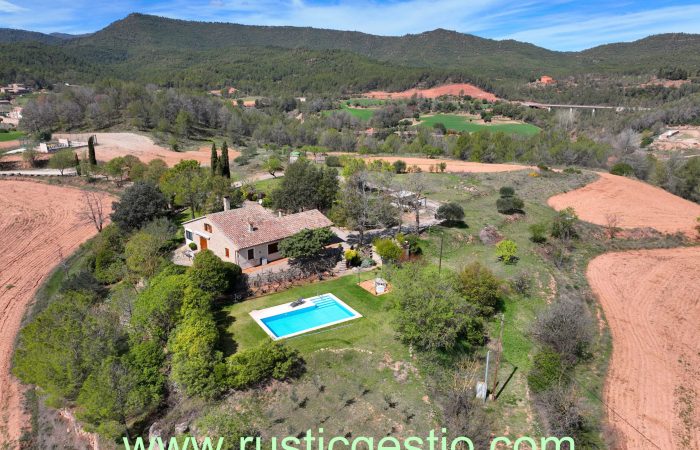 Finca rústica amb masia a Sant Salvador de Guardiola (Bages)