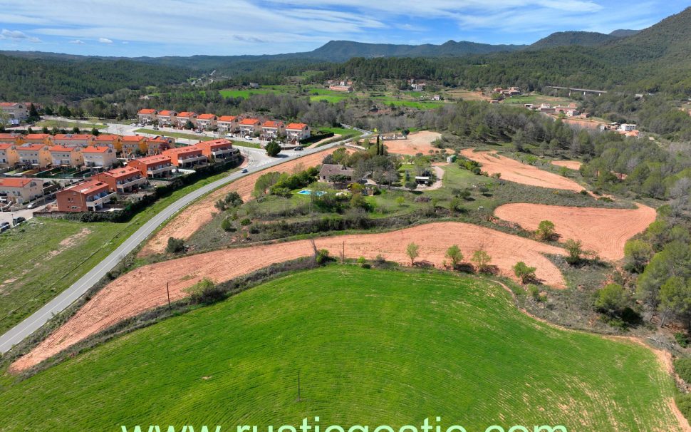 Finca rústica amb masia a Sant Salvador de Guardiola (Bages)