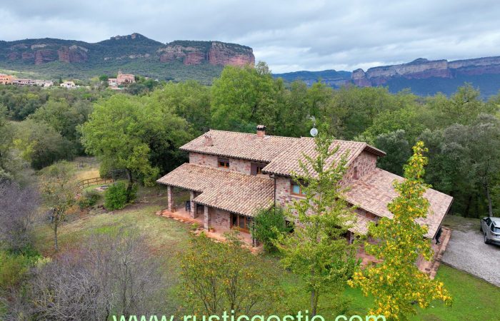 Finca rústica con masía en la Vilanova de Sau (Osona)