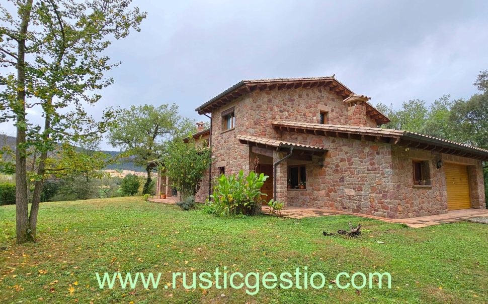 Finca rústica amb masia a Vilanova de Sau (Osona)