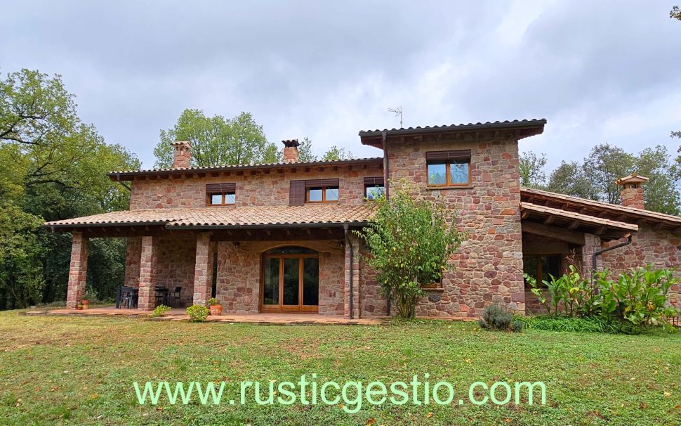 Finca rústica amb masia a Vilanova de Sau (Osona)