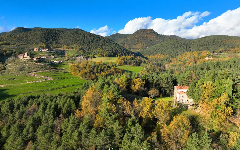 Finca rústica amb masia a Les Llosses (Ripollès)