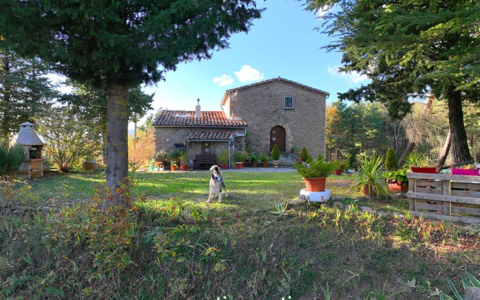 Finca rústica amb masia a Les Llosses (Ripollès)