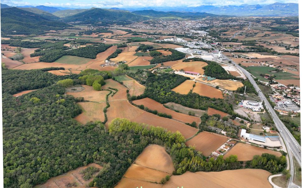 Finca rústica amb masia en runes a Cornellà de Terri (Pla de l’Estany)