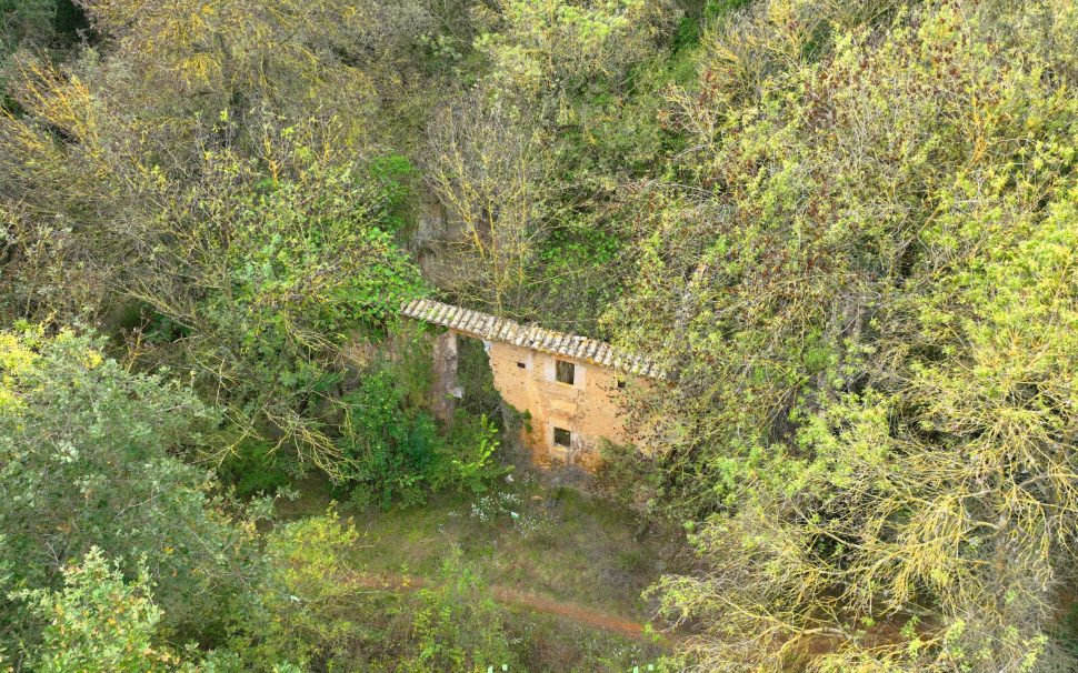 Finca rústica amb masia en runes a Cornellà de Terri (Pla de l’Estany)