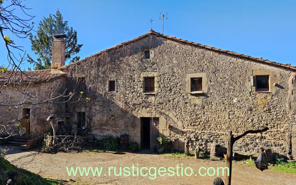 Finca rústica amb masia a Santa Pau (Garrotxa)