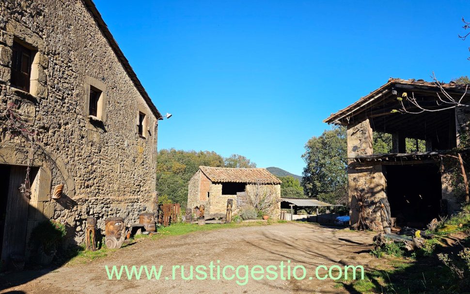 Finca rústica amb masia a Santa Pau (Garrotxa)