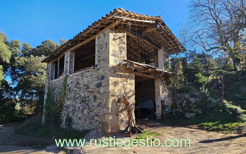 Finca rústica amb masia a Santa Pau (Garrotxa)