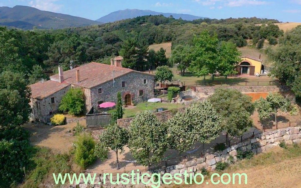 Finca rústica con masía/hotel rural en Sant Pere de Vilamajor (Vallès Oriental)