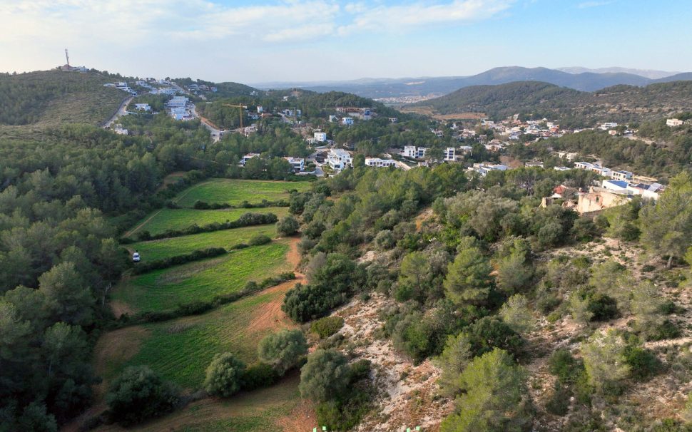 Finca rústica con masía en ruinas en Sitges (Barcelona)